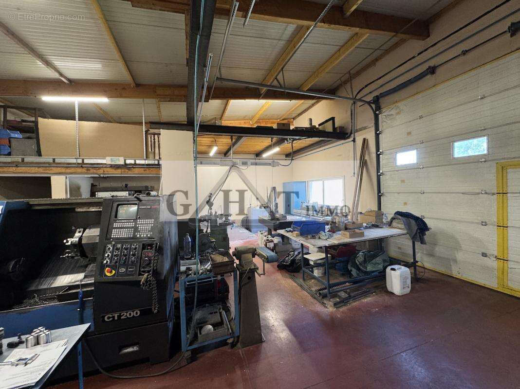 Commerce à SAINT-MAXIMIN