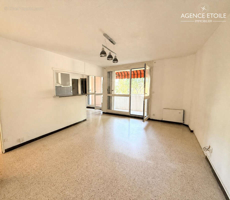 Appartement à MARSEILLE-12E