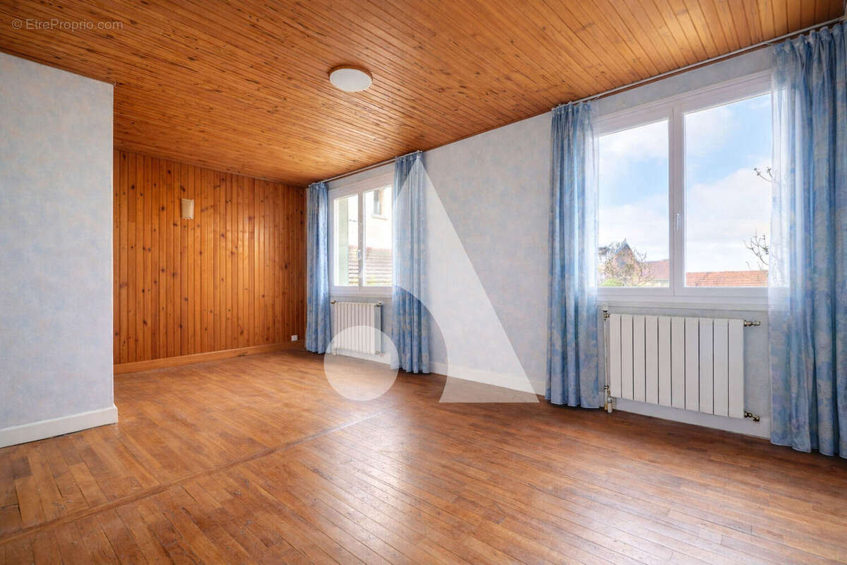 Maison à LES LILAS