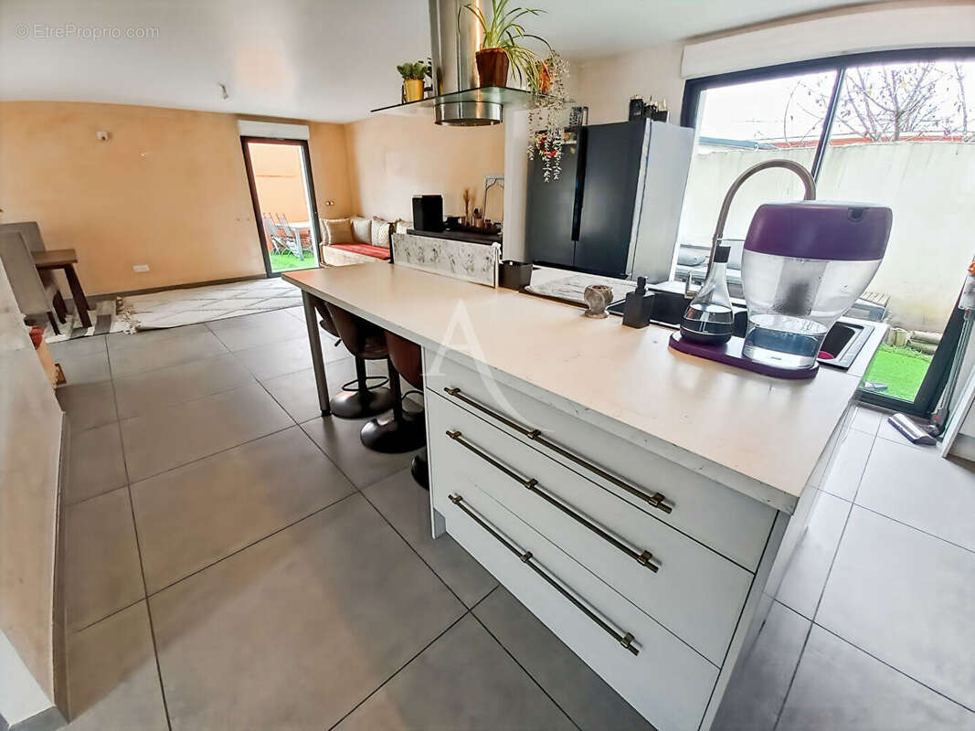 Maison à SAINT-ETIENNE-DU-ROUVRAY