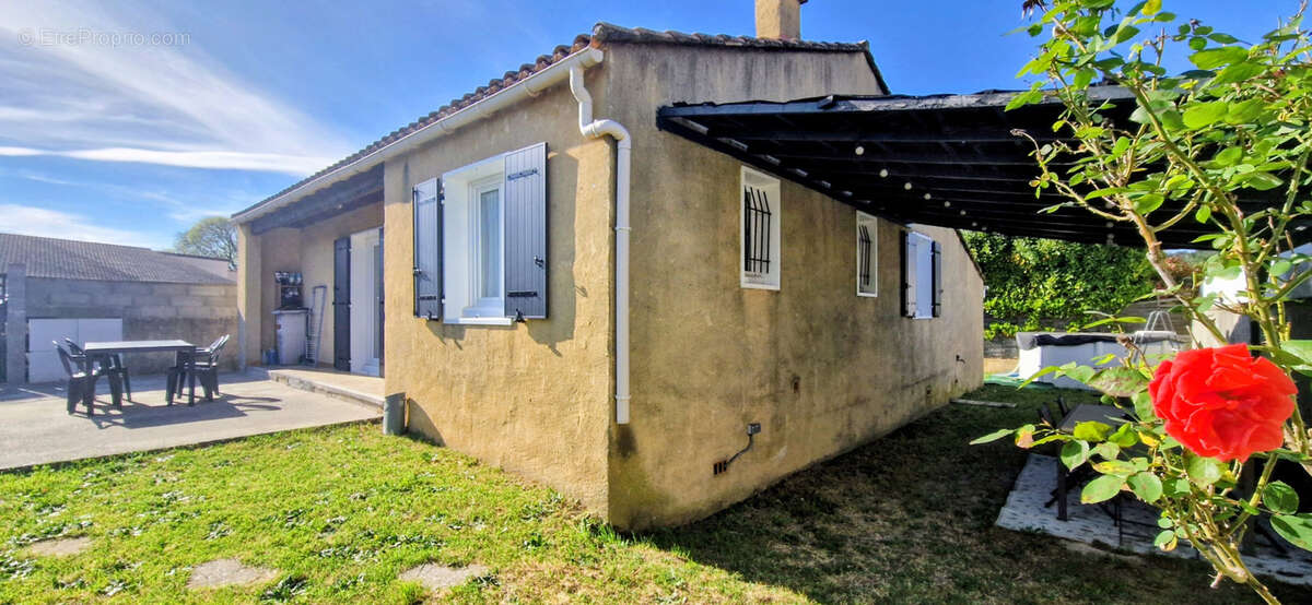 Maison à BOLLENE