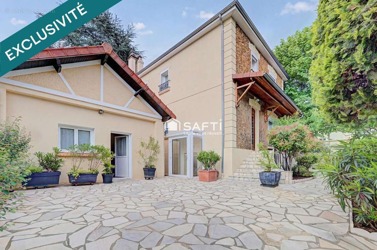 Photo 2 - Maison à SAINT-MAUR-DES-FOSSES