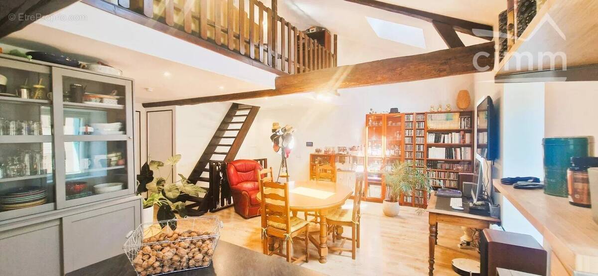 Superbe duplex rénové de 101,35 m² au cœur de La Tour-du-Pin - photo 1
