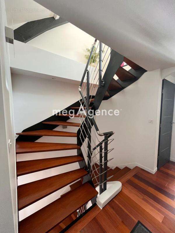 Appartement à SAINT-NOM-LA-BRETECHE