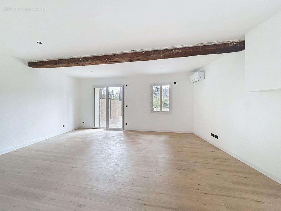 Appartement à FONTAINES-SUR-SAONE