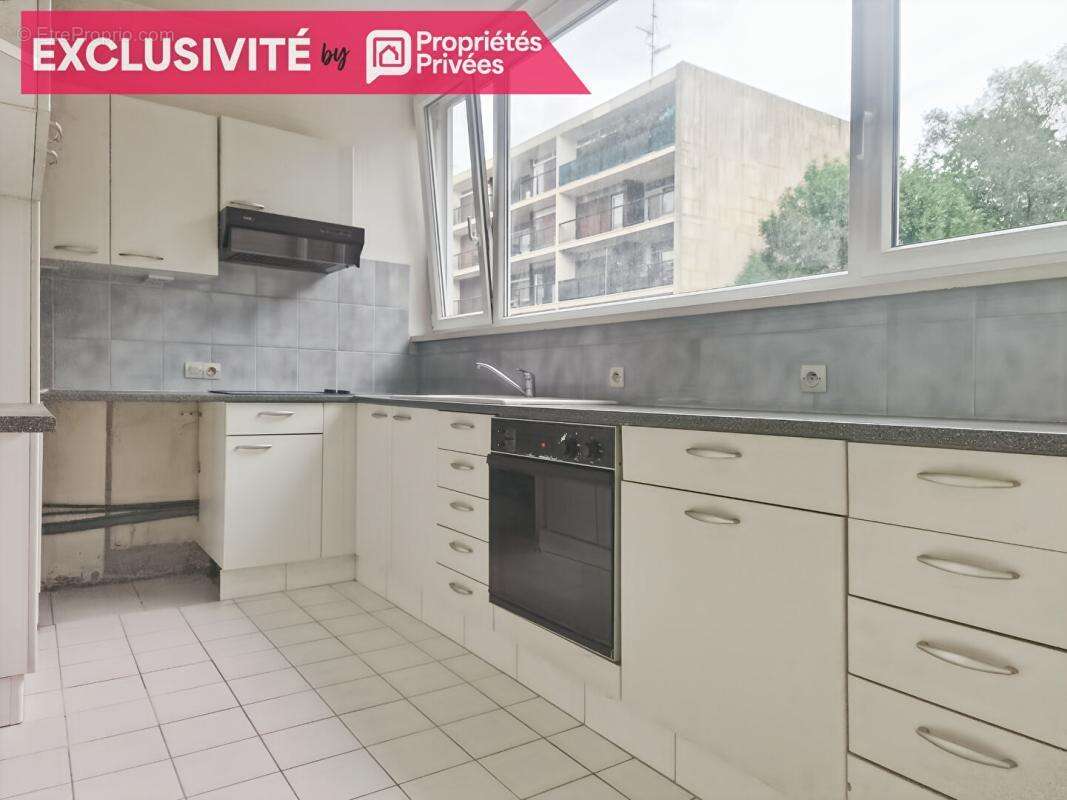 Tourcoing Secteur Ma Campagne, Appartement de type 2 de 64.43 avec cave et place de parking...m2 - photo 4