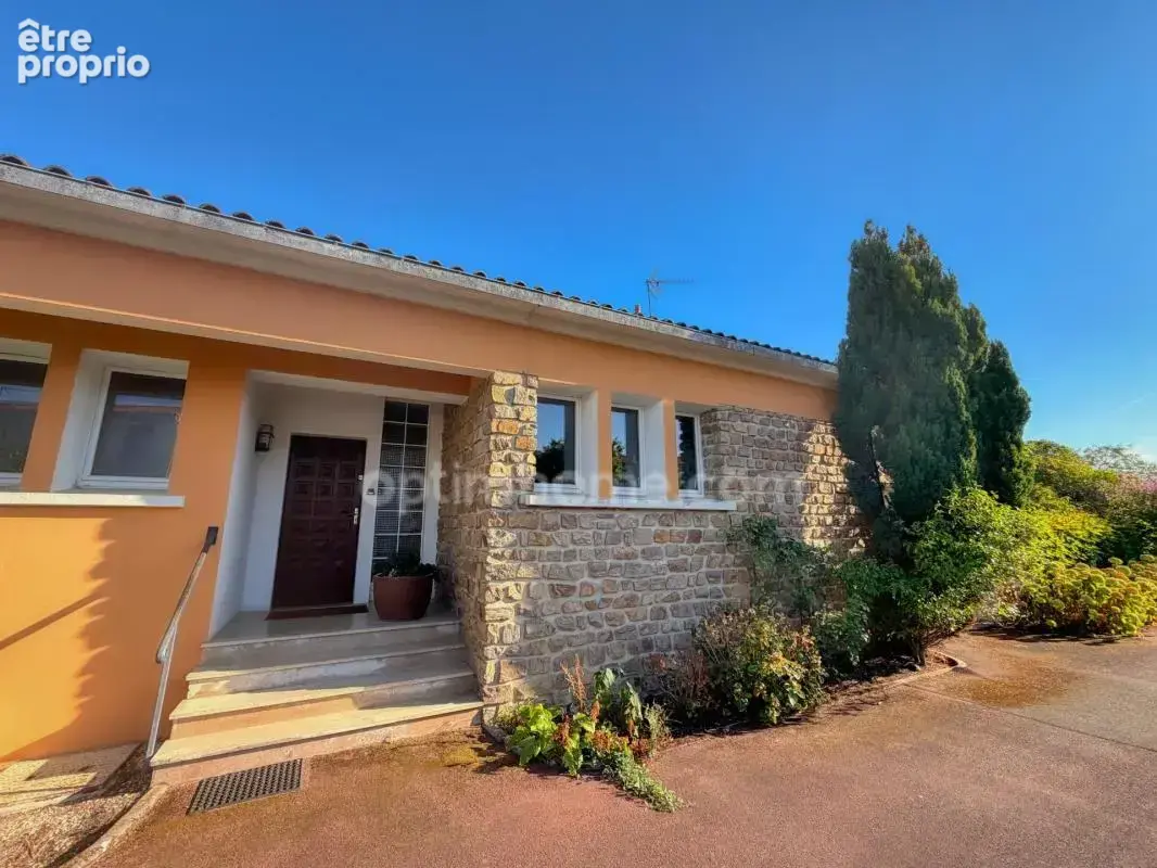 Propriété familiale 5 pièces au cœur d'un véritable parc de 2 158 m² - LA ROCHELLE (17) - photo 15