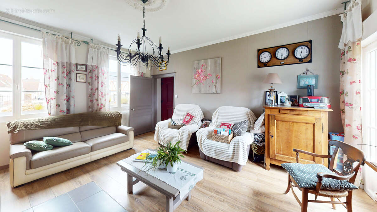 Maison à HALLENCOURT