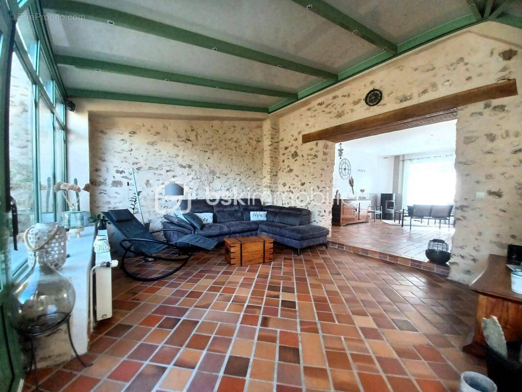 Maison à VILLENEUVE-LE-COMTE