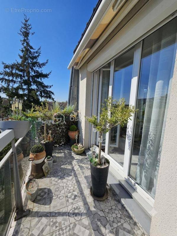 Appartement à OZOIR-LA-FERRIERE