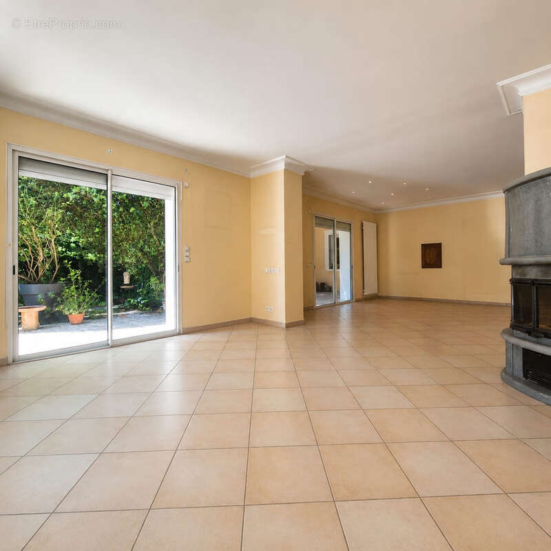 Maison à LEOGNAN