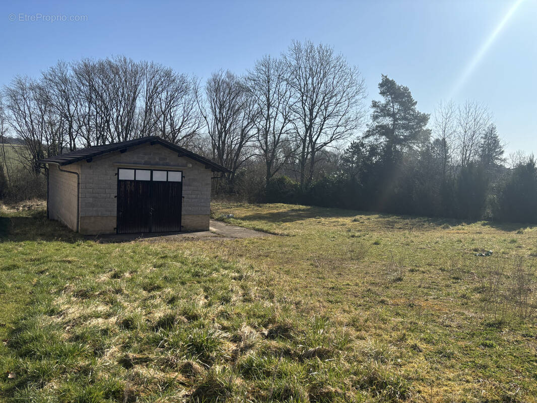 Terrain à BOUZONVILLE