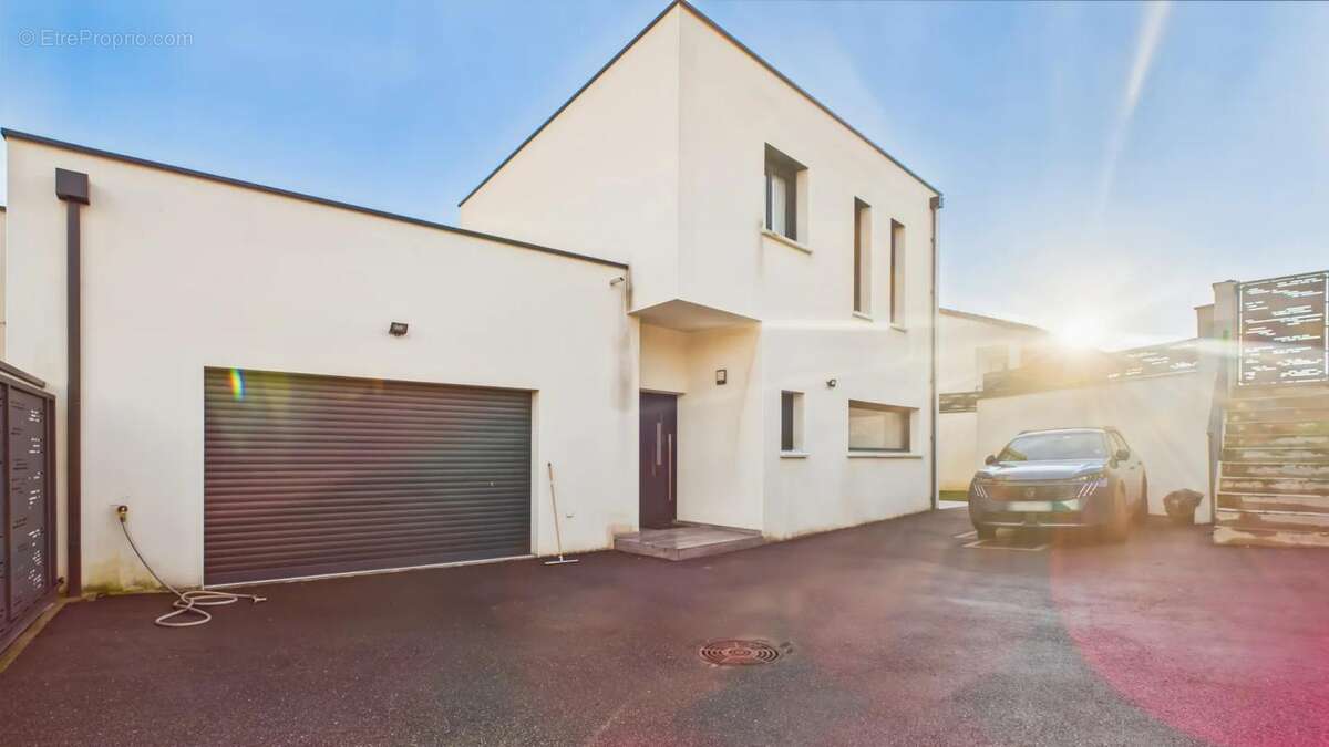 Maison à PONT-DE-L&#039;ISERE