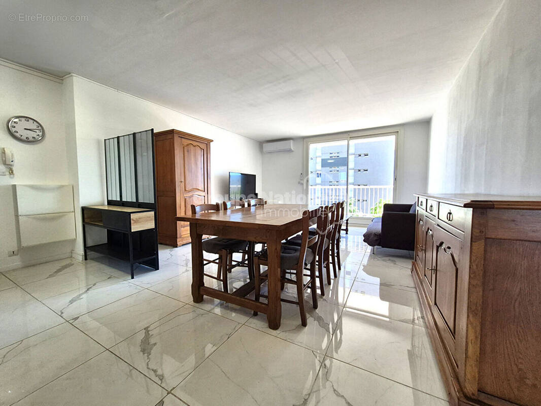 Appartement 4 pièces 81 m² · à Port-de-Bouc · 81 m² · 165 000 €