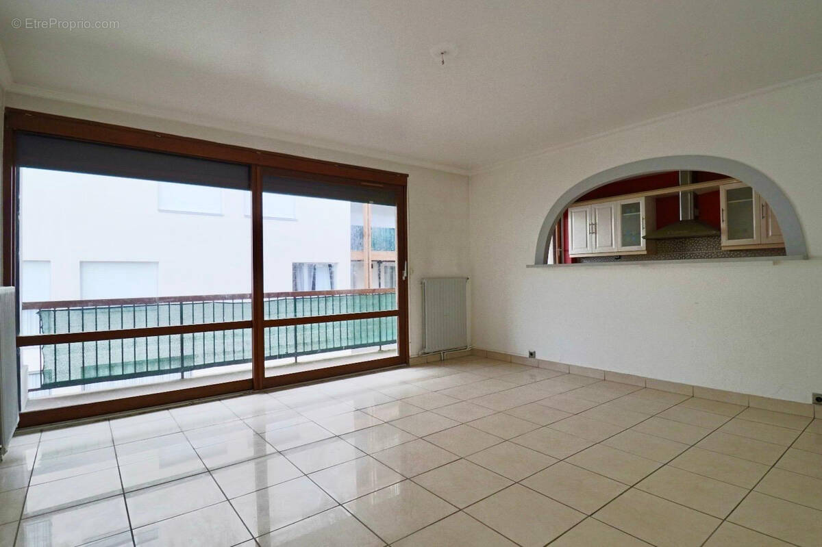 Appartement à LES PAVILLONS-SOUS-BOIS