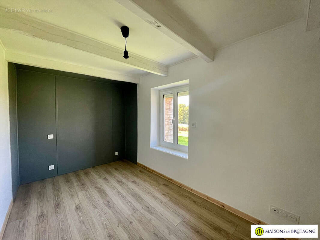 Maison à LE TREVOUX