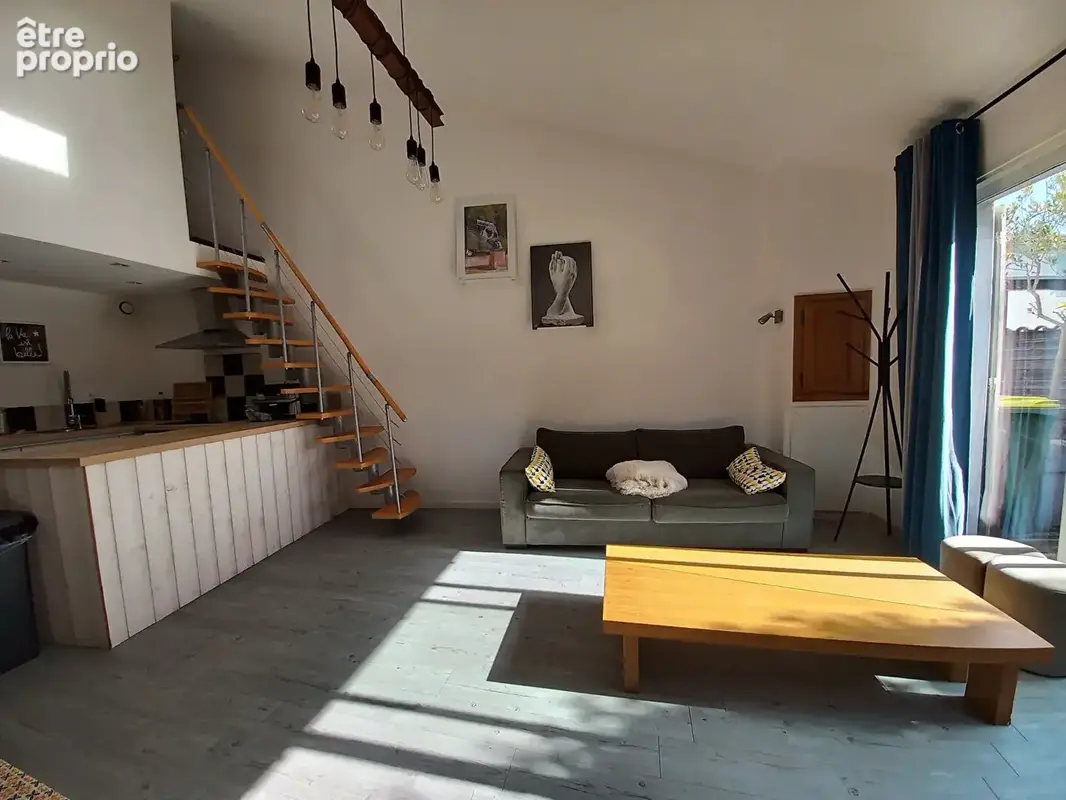 Ancien chai rénové de 57 m² avec patio : charme et authenticité ! - photo 11