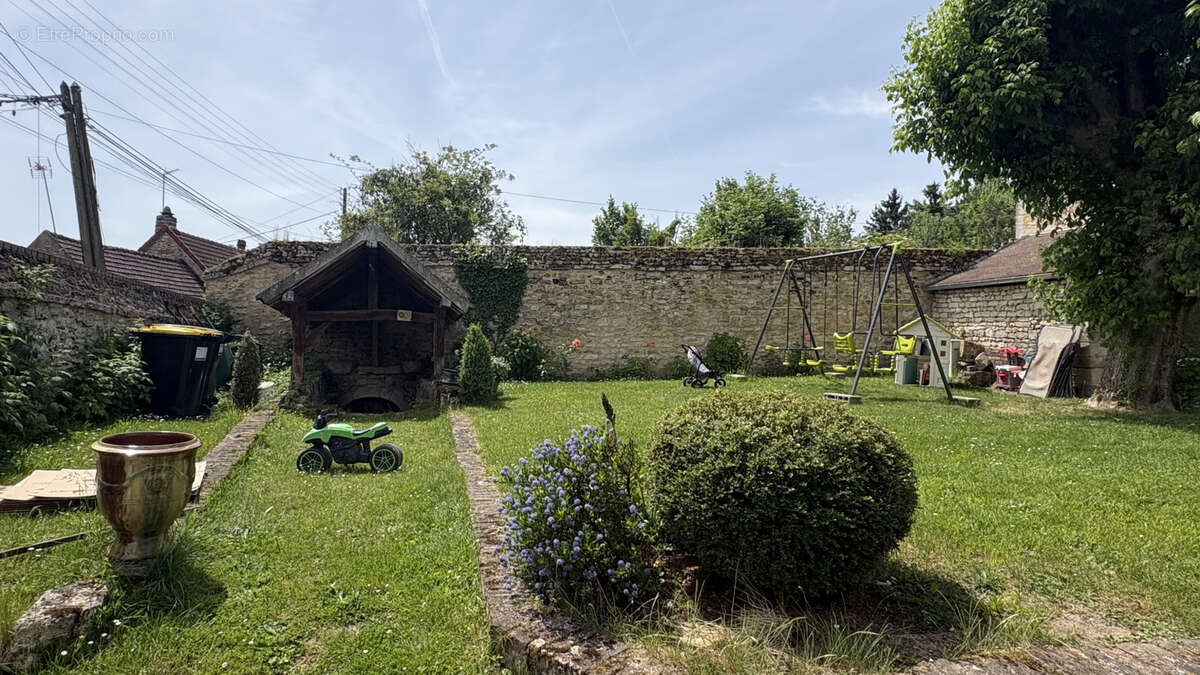 Maison à BURY
