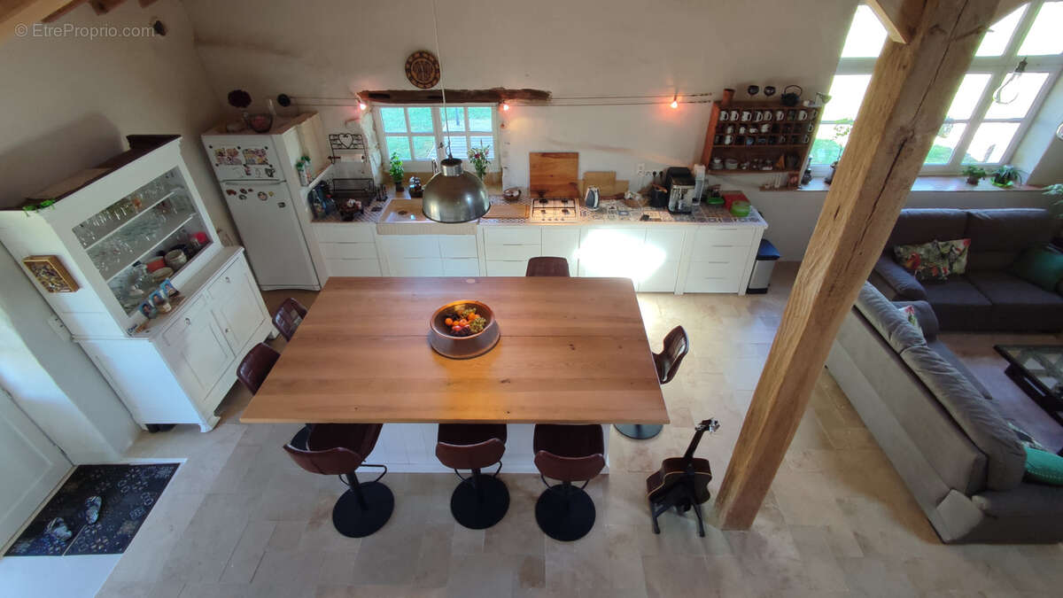 Maison à MONTAIGU-DE-QUERCY