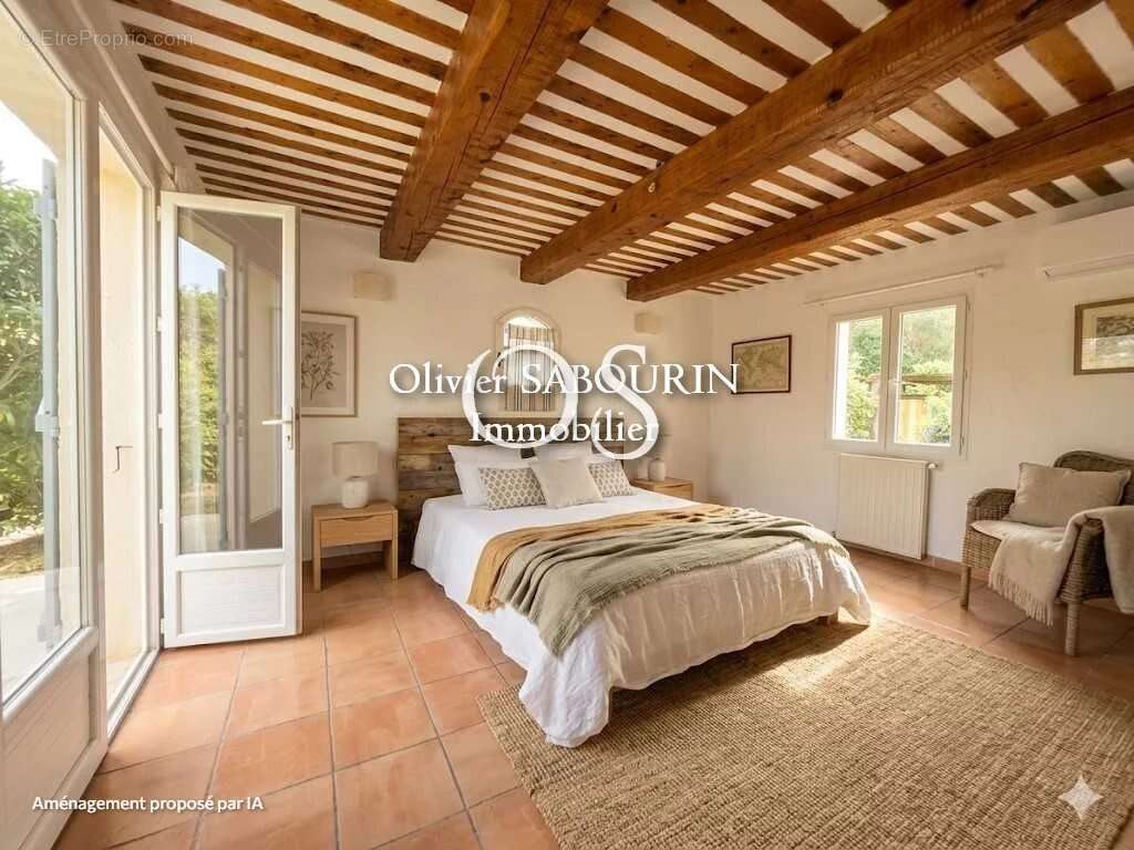Maison à ROQUEBRUNE-SUR-ARGENS