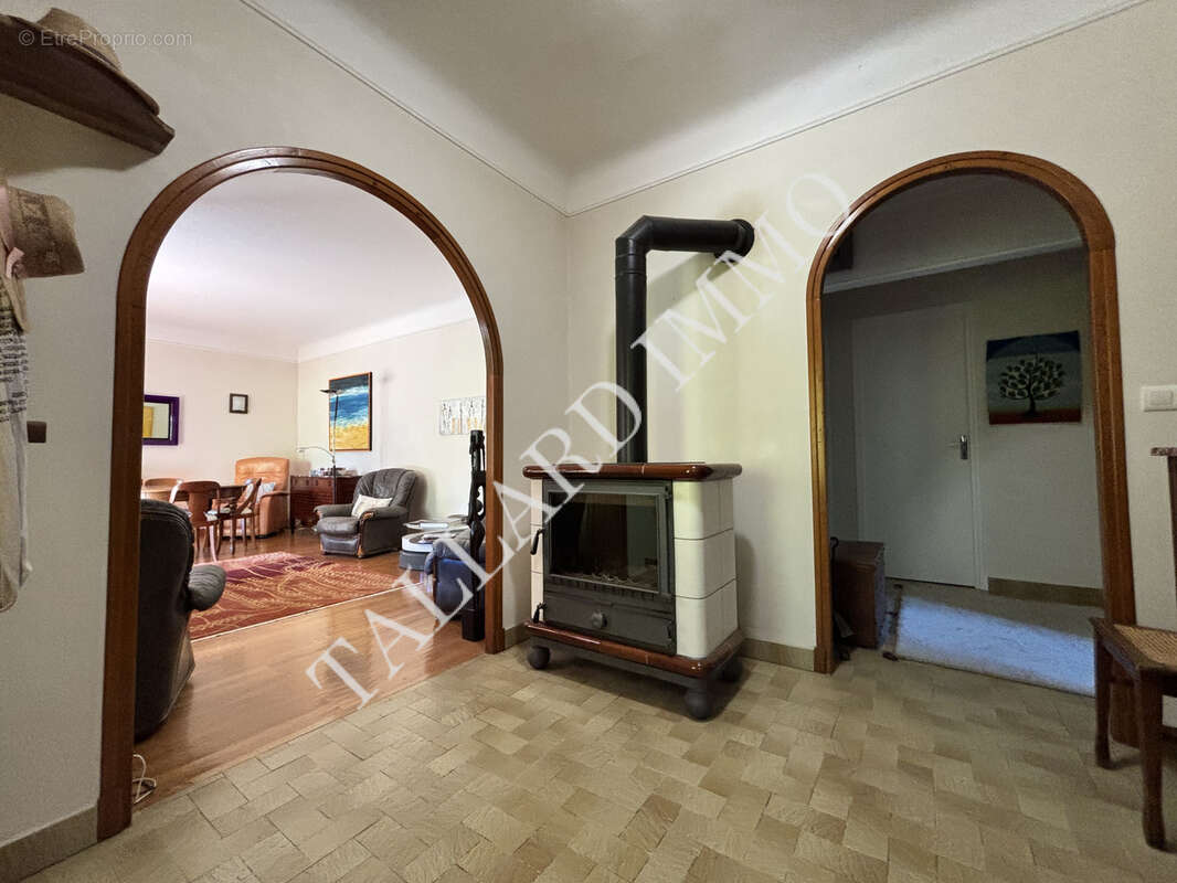 Maison à REMOLLON