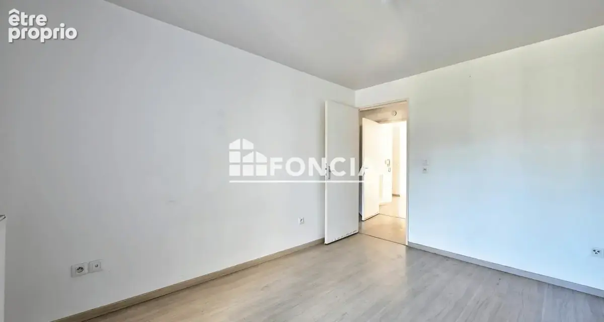 À VENDRE – Appartement 3 pièces avec balcon et 2 parkings privatifs à Persan / DPE - C - photo 8