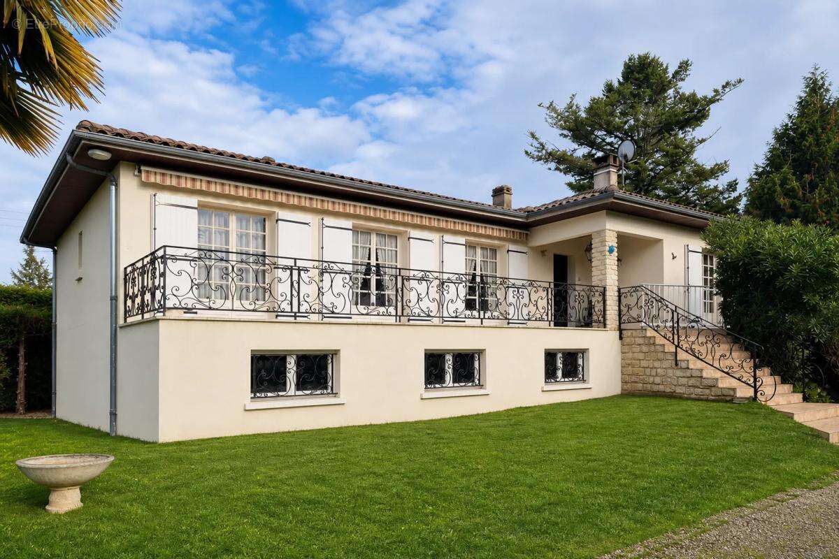 Maison à LINARS