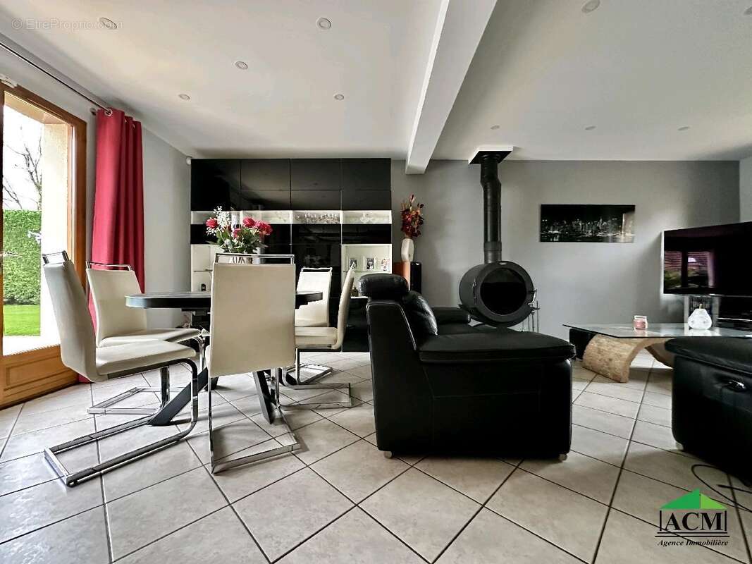 Maison à MERY-SUR-OISE