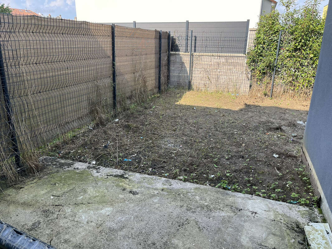 Maison à AY-SUR-MOSELLE