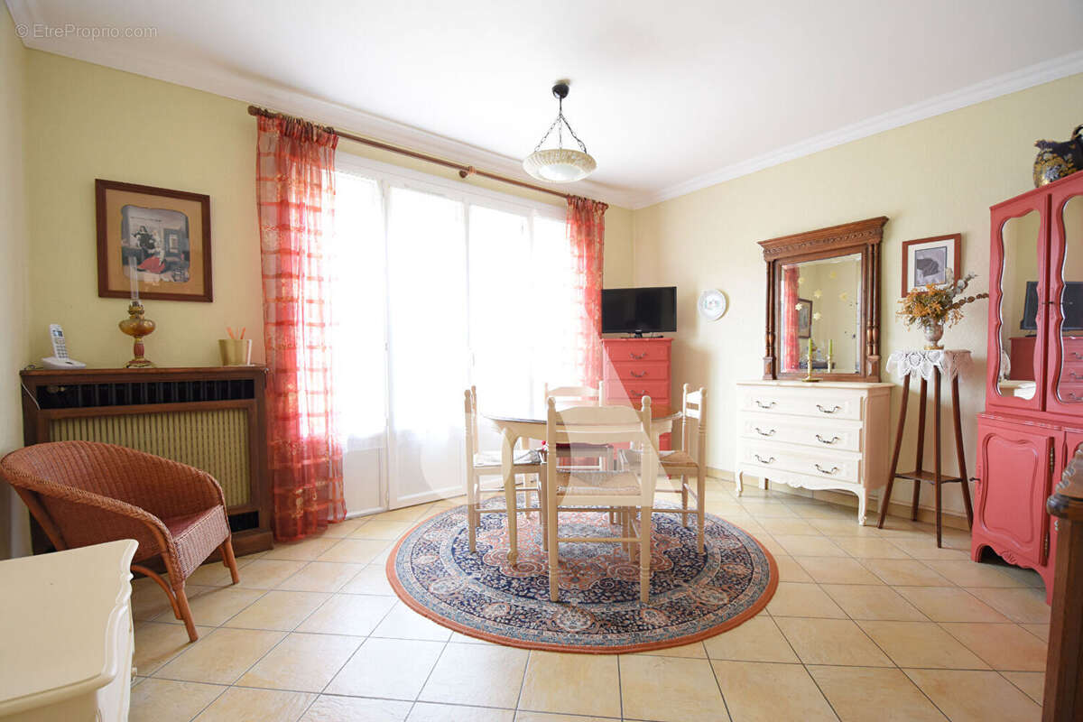 Maison à AVILLY-SAINT-LEONARD