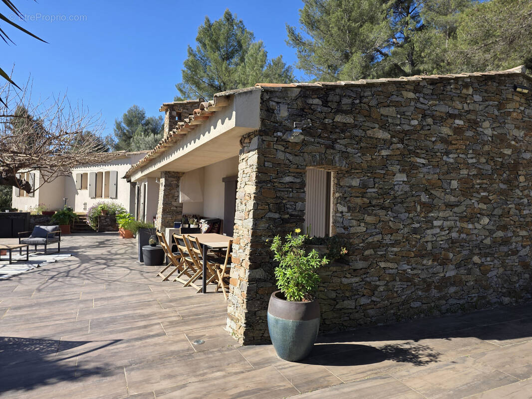 Maison à CUERS