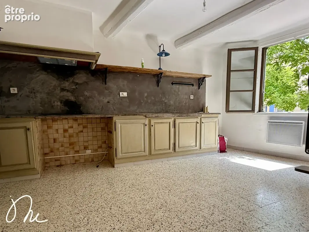 Maison de village en pierre avec garage et 2 terrasses ! - photo 2