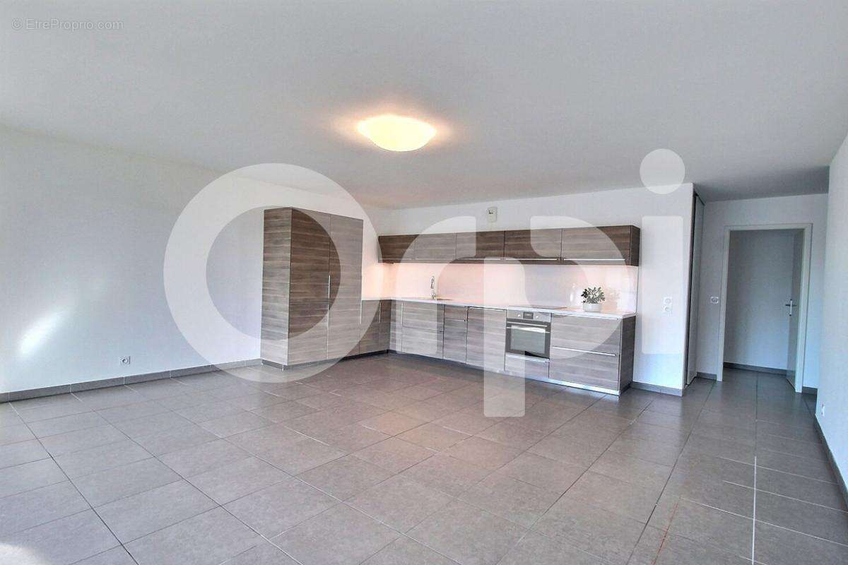 Appartement à CHENS-SUR-LEMAN