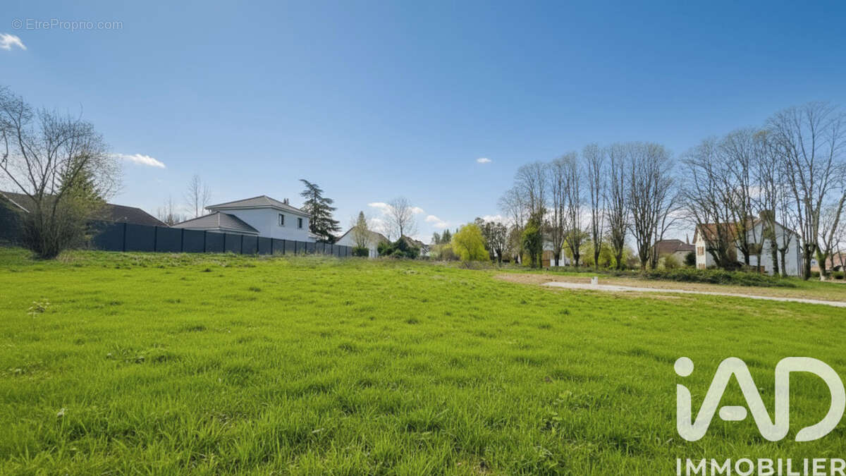 Photo 2 - Terrain à MONTFERRAND-LE-CHATEAU