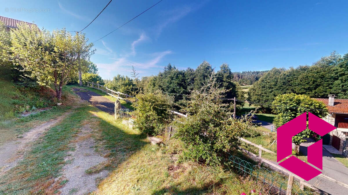 Maison à MERLE-LEIGNEC