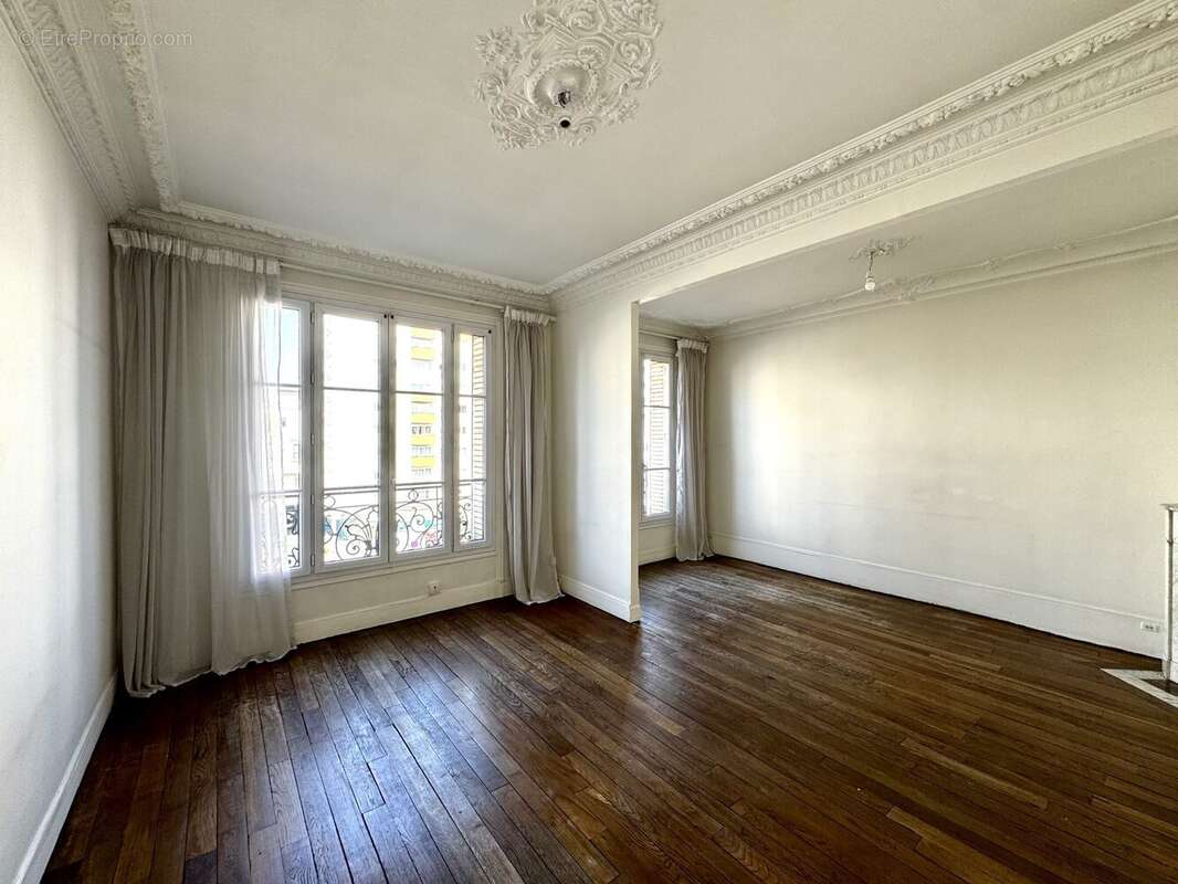 Appartement 75 m² à Suresnes  - photo 2