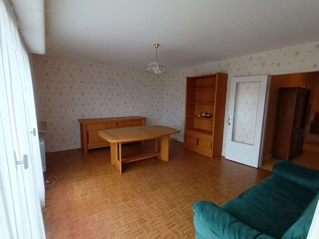Appartement à MONTCEAU-LES-MINES