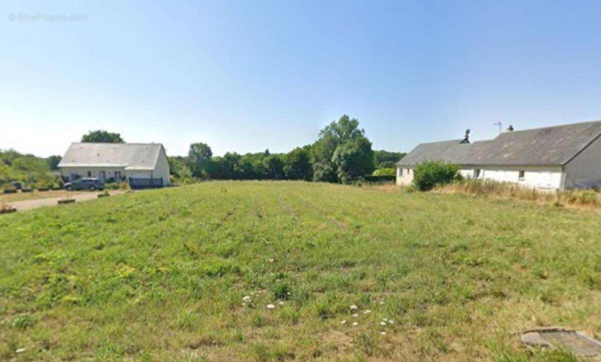 Terrain à MONTHODON