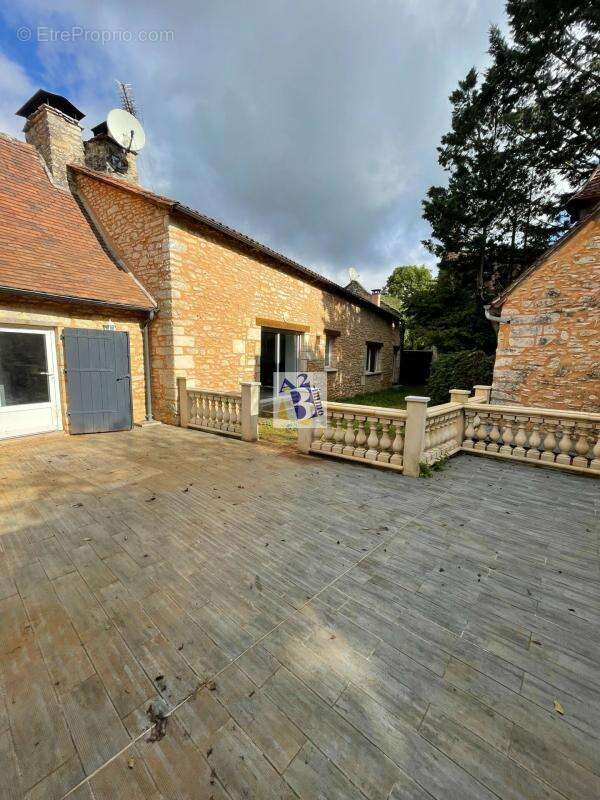 Maison à SAVIGNAC-LES-EGLISES