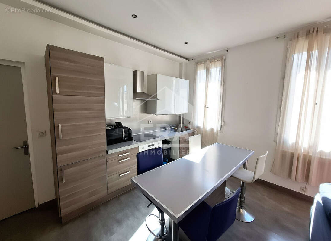 Appartement à MARSEILLE-5E