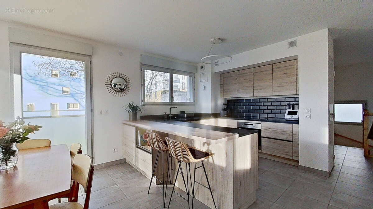 Appartement à LYON-9E