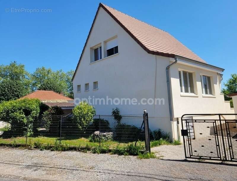 Maison à LAMARCHE-SUR-SAONE