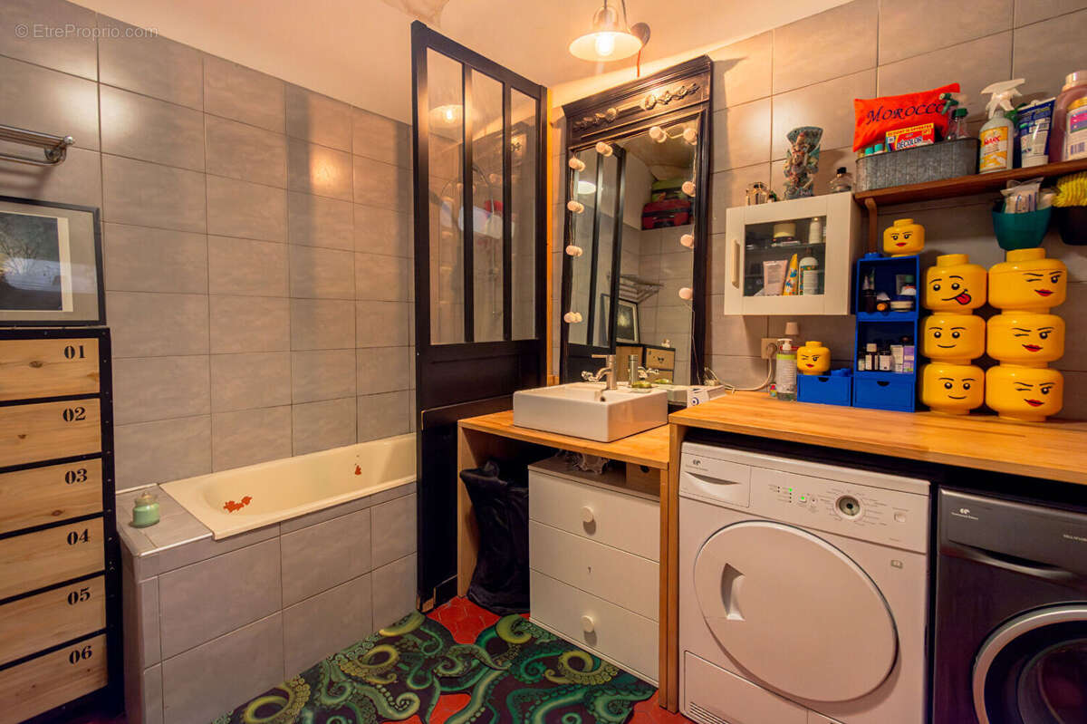 Appartement à MARSEILLE-2E