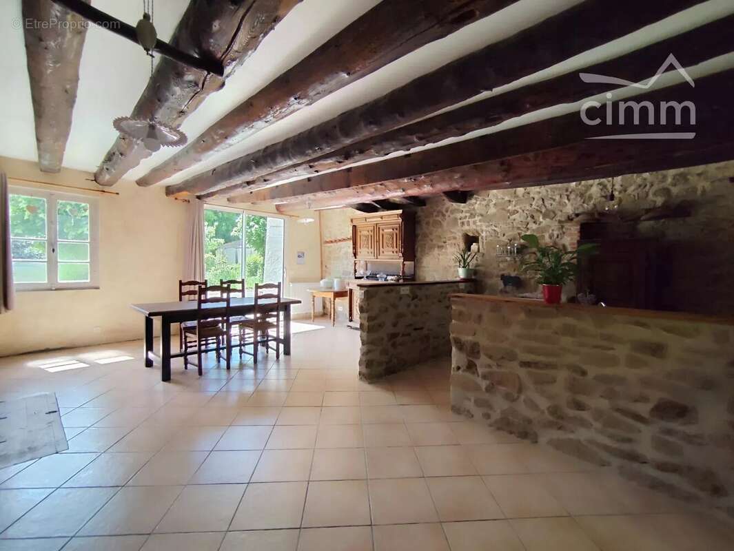 Authentique propriété de caractère avec gîte et 1,2 hectare de terrain à Cunlhat - photo 12
