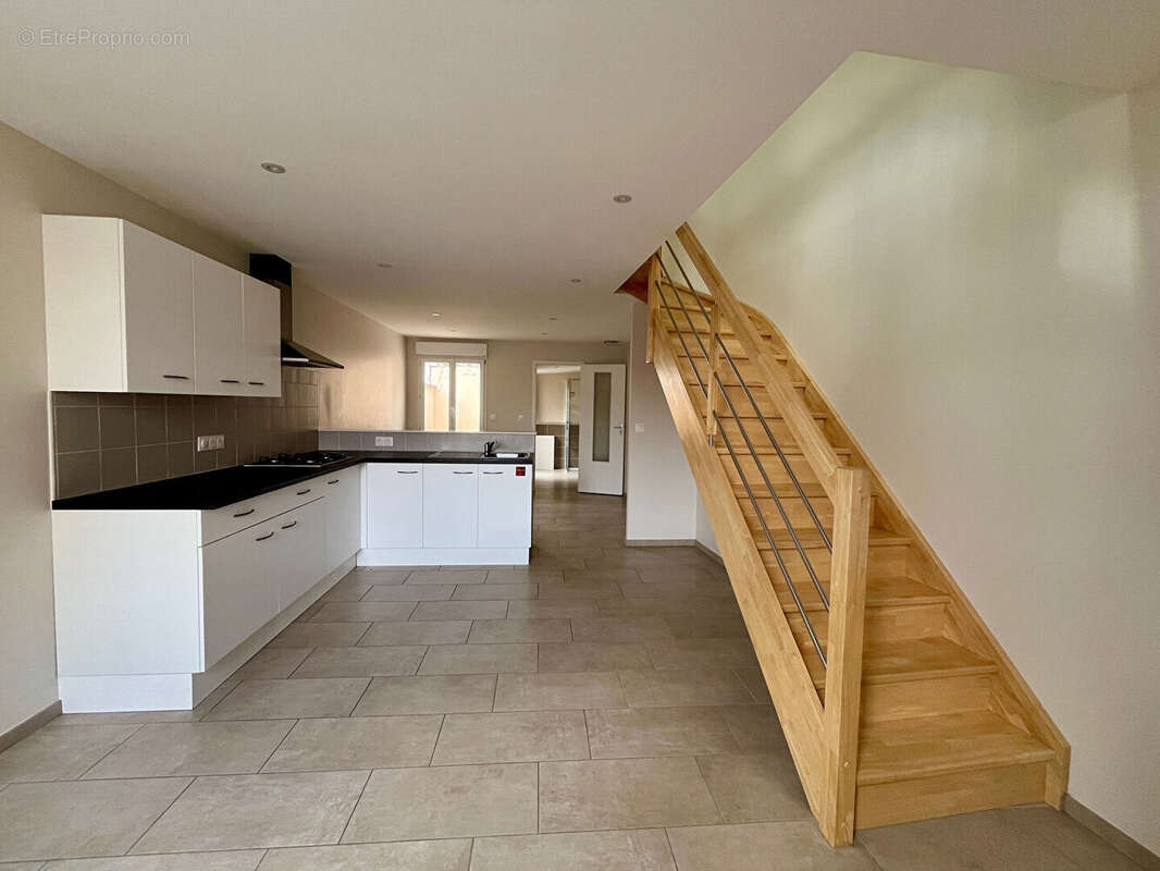 Maison Savigne L' Evêque 2 pièce(s) - 44m² - aucun travaux à prévoir - photo 5