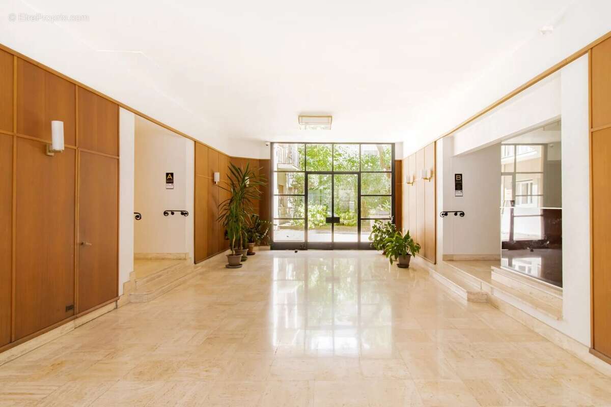 Appartement à PARIS-17E