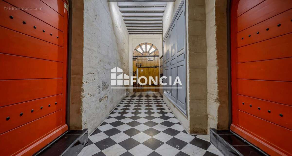 Exclusivité : T3 traversant de 71.38 m² dans un ancien hôtel particulier, Avignon Intra-Muros - photo 9