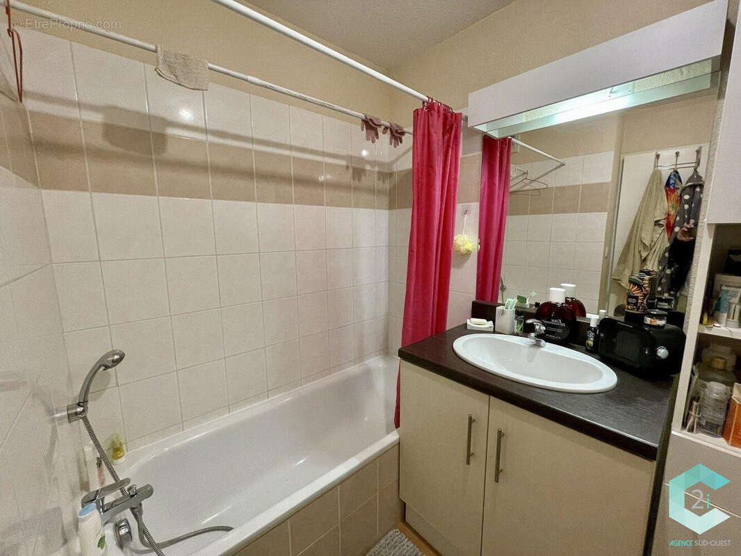 Appartement à PINEUILH