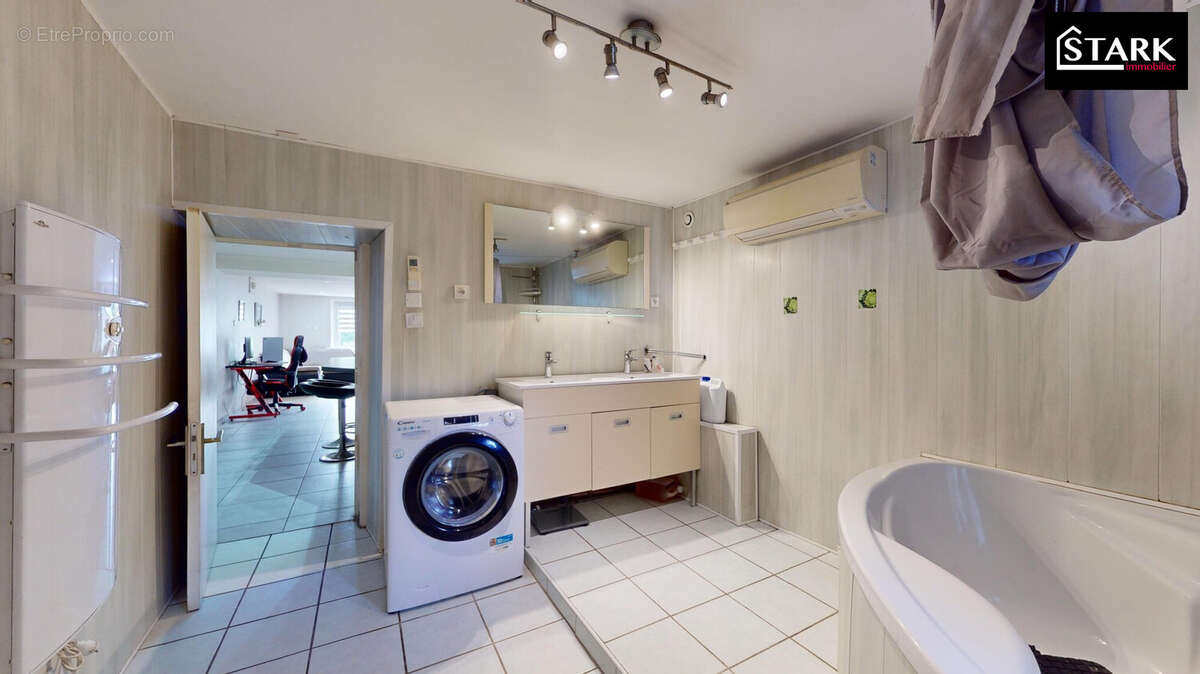 Maison à PLANCHER-BAS