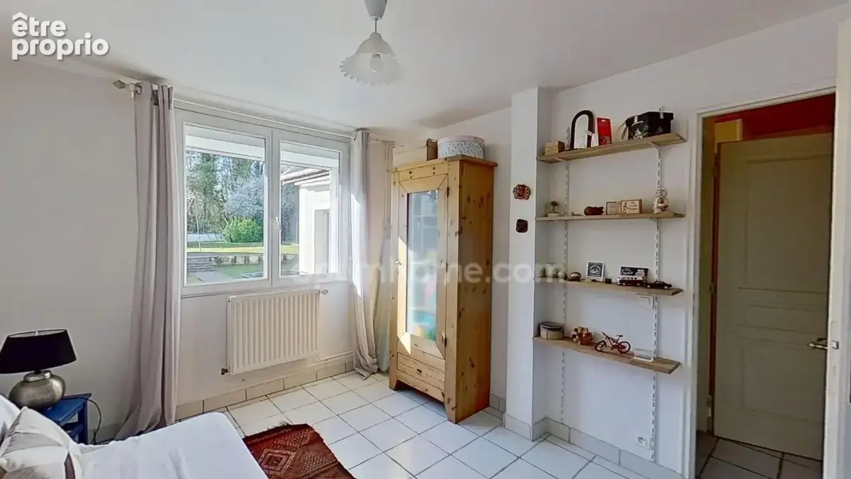 CLAYE SOUILLY - Maison de 6 pièces avec garage pour 2 véhicules, remise, atelier et cave - Parcelle de 770m² - photo 7
